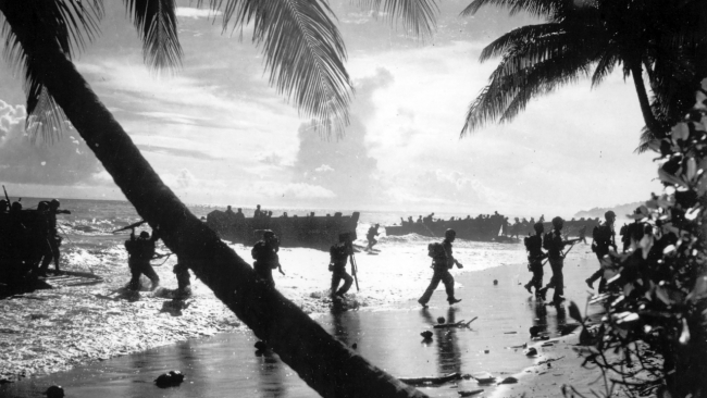 ABD birlikleri Guadalcanal'da. Solomon Adaları, 1942. | Fotoğraf: AP